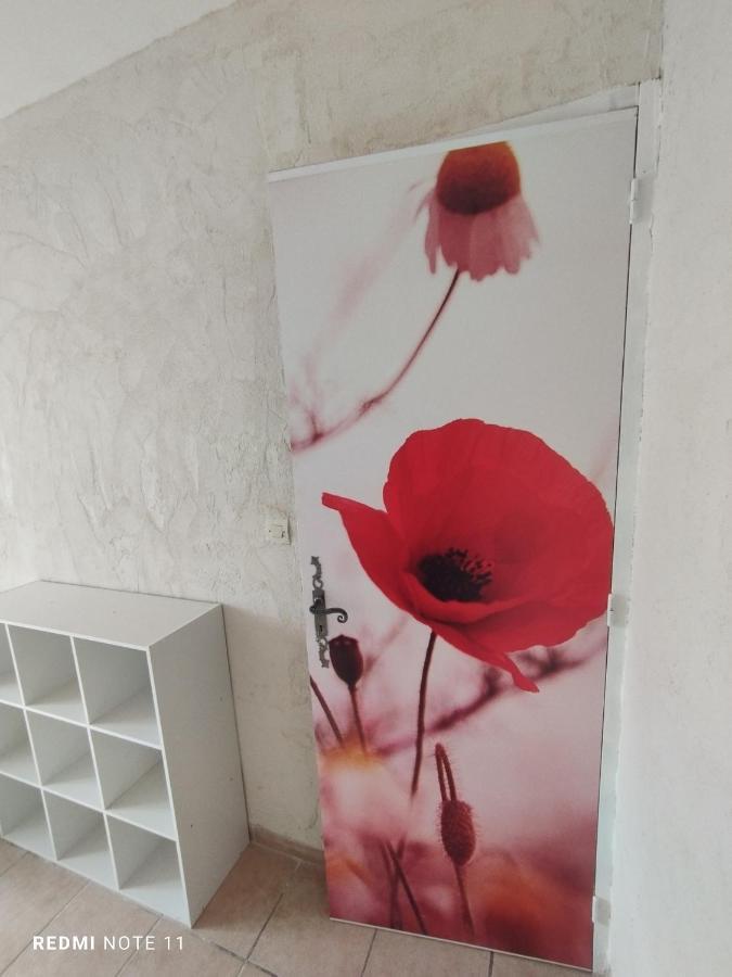 Chambre D Hotes En Provence, Au Pied Du Luberon, Les Coquelicots La Tour-d'Aigues Luaran gambar