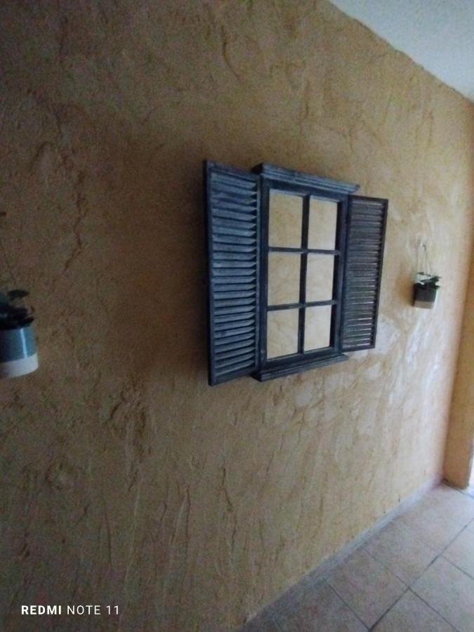 Chambre D Hotes En Provence, Au Pied Du Luberon, Les Coquelicots La Tour-d'Aigues Bilik gambar